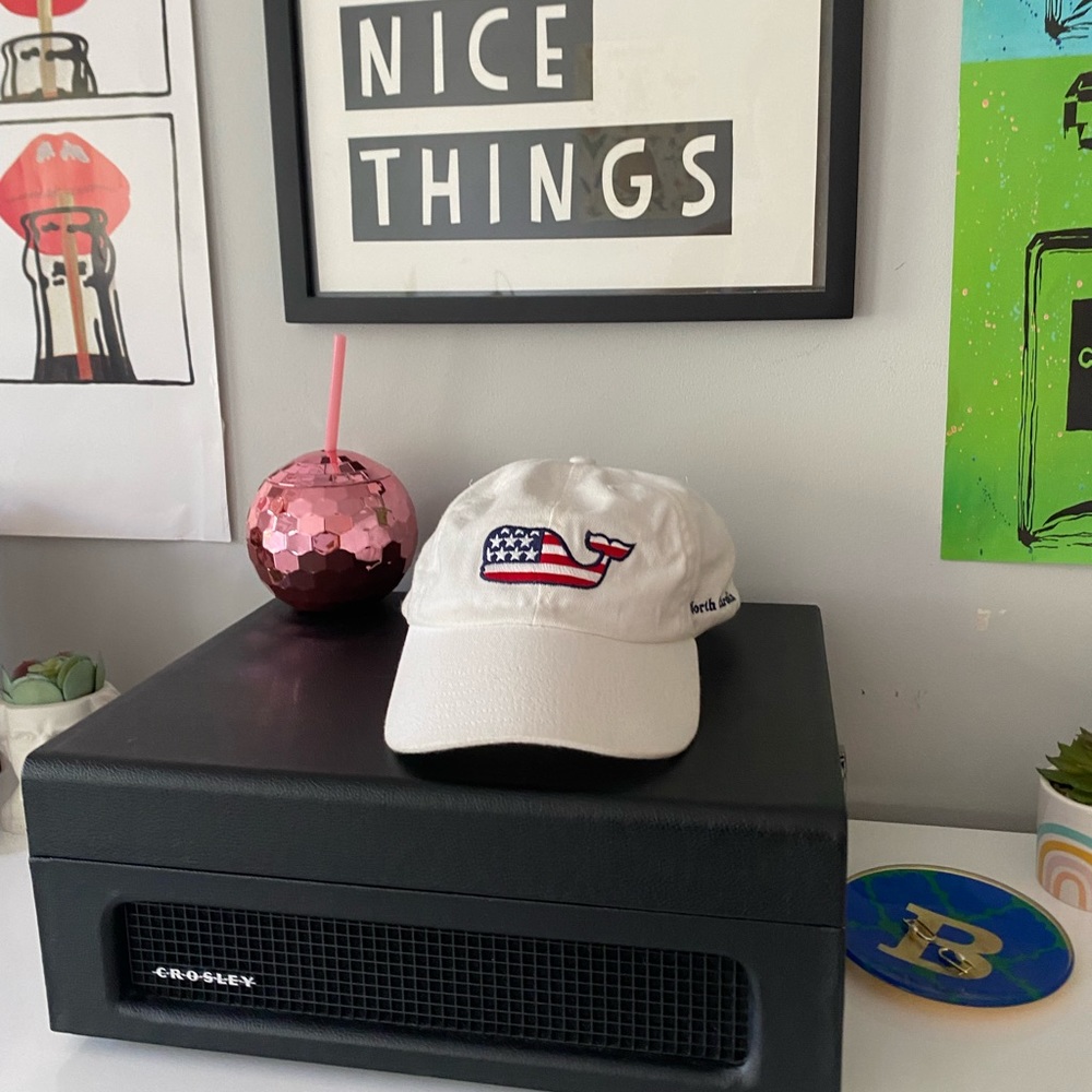 Super cute Vineyard Vines North Carolina Hat!